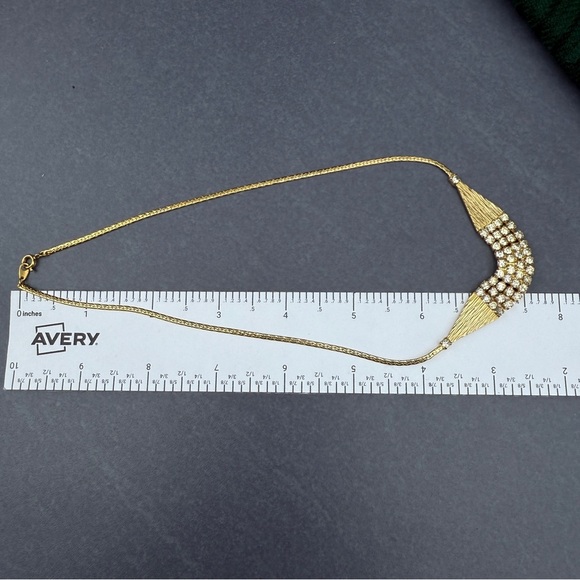 Luxurious Sparkly Gold Plated Collar Necklace with Crystal Accent Pendant - Picture 7 of 15